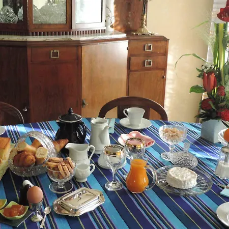 فندق مبيت وإفطار Chez Vous