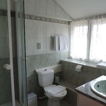فندق مبيت وإفطار Chez Vous *