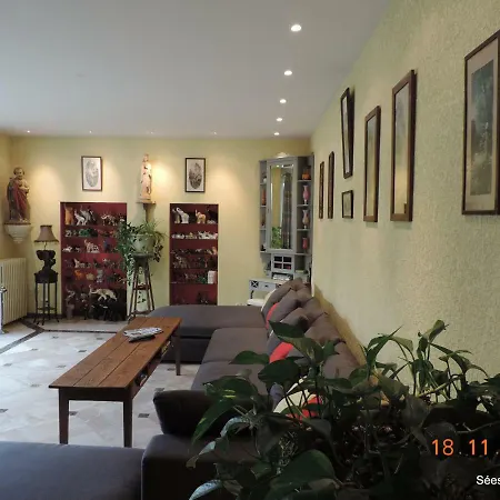 فندق مبيت وإفطار Chez Vous