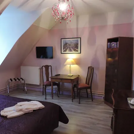 Chez Vous فندق مبيت وإفطار Sées