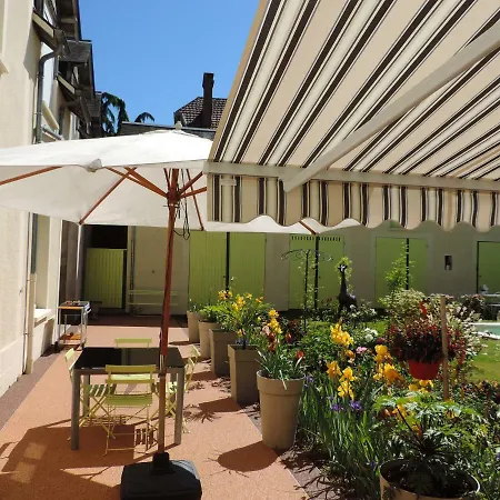 Chez Vous فندق مبيت وإفطار Sées